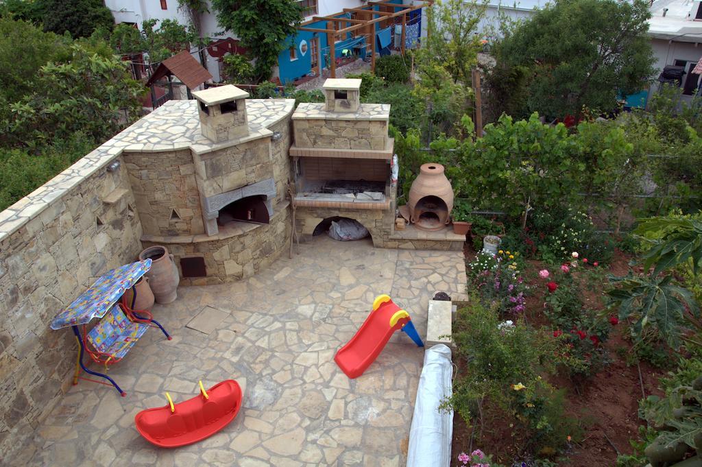 Porfyra'S Island Apartamento Makrýgialos Exterior foto